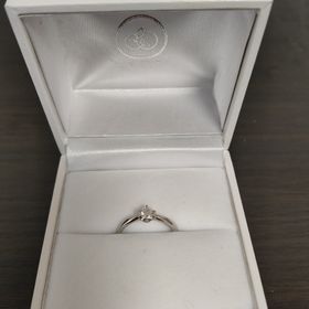 【renri(レンリ)の口コミ】 一生に一度の婚約指輪を唯一無二の特別なものにしたかった。色々なブラン…