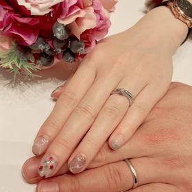 【4℃ BRIDAL(ヨンドシーブライダル)の口コミ】 婚約指輪を日常から着けるのが昔からの憧れだったため、結婚指輪との相性…