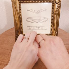 【ケイウノ ブライダル(K.UNO BRIDAL)の口コミ】 婚約指輪とセットで着用できるものと、指が細い為つけ心地にもこだわりま…