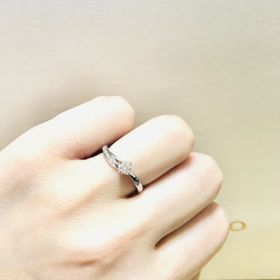 【アイプリモ(I-PRIMO)の口コミ】 華やかさもありつつ普段使いも出来そうということでこのデザインに決めま…