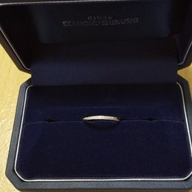 【銀座ダイヤモンドシライシの口コミ】 細身で指が細く見えそうだったのと、とにかくデザインがよかった。シンプ…