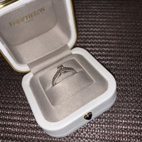 【ブシュロン(BOUCHERON)の口コミ】 結婚前、ふらっと立ち寄ったはじめてのお店がこちらでした。まだ結婚前だ…