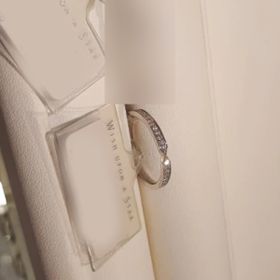 【festaria bijou SOPHIA(フェスタリア ビジュソフィア)の口コミ】 アームデザインが独特で上品でありながらスタイリッシュな印象もあるリン…