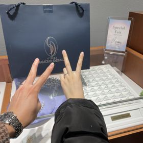 【銀座ダイヤモンドシライシの口コミ】 家族におすすめと紹介され行ってみたところ店の雰囲気、お値段、デザイン…