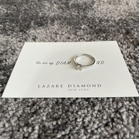 【ラザール ダイヤモンド(LAZARE DIAMOND)の口コミ】 少しごつごつしている自分の指を細長く見せてくれるスタイリッシュかつ洗…