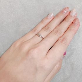 【Flowaves(フロウェーブス)の口コミ】 一目惚れしたデザインでした。せっかくだからと他の指輪も見せてもらいま…