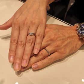 【CAFERING(カフェリング)の口コミ】 光沢のあるシルバーリングと、女性らしい華やかで飽きのこないデザイン。…