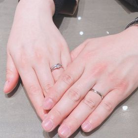 【アイプリモ(I-PRIMO)の口コミ】 彼女の好みのデザインだったので、選びました。（婚約指輪と同じブランド…