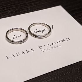 【ラザール ダイヤモンド(LAZARE DIAMOND)の口コミ】 SNSで他の方が着用したものを見かけて、
最初からデザインは決めていて
い…
