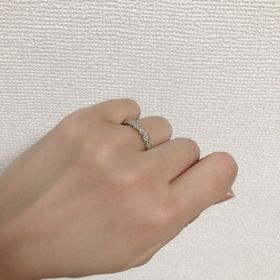 【BELLE BLANCHE(ベルブランシュ)】の口コミ 花の冠のような他にない可愛いデザインです。
このタイプはダイヤなどは
...