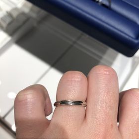 【銀座ダイヤモンドシライシの口コミ】 シンプルで石の付いてないもので、デザインのある指輪を探していたところ…