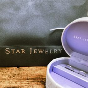 【STAR JEWELRY(スタージュエリー)の口コミ】 婚約指輪を日常でも着用したかったので、それに合うシンプルなデザインで…