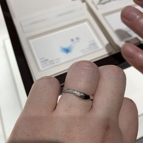 【俄(にわか)の口コミ】 しっかりとした厚みがあり、歳を重ねても変わらず愛用できそうなデザイン…