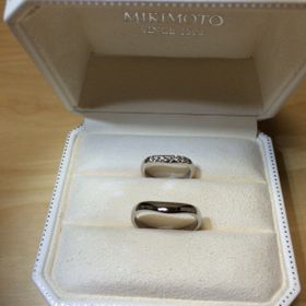 【MIKIMOTO(ミキモト)の口コミ】 結婚指輪は長くつけたいので、飽きの来ないものを選びたいということと、…