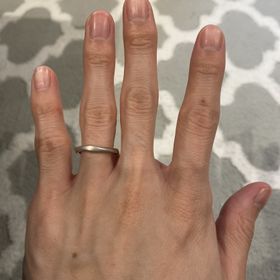 【アイプリモ(I-PRIMO)の口コミ】 デザインに一目惚れしました。
つや消し加工が欲しかったが、デザインで欲…