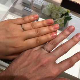 【4℃ BRIDAL(ヨンドシーブライダル)の口コミ】 種類が豊富で、指が綺麗にみえるデザインのものが多くありました。普段は2…