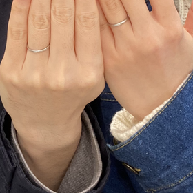 【アイプリモ(I-PRIMO)の口コミ】 私たち2人とも、派手でなく、つけてて違和感の少ない指輪を探していました…