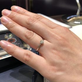 【ROYAL ASSCHER(ロイヤル・アッシャー)の口コミ】 ロイヤルアッシャーブリリアントカット(0.25ct)で白い輝きが素晴らしかっ…