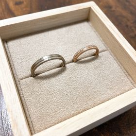 【YUKA HOJO(ユカホウジョウ)の口コミ】 ネットやSNSで結婚指輪の候補を探したり、いくつか店舗を巡りいろいろ検討…