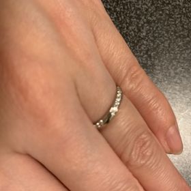 【アイプリモ(I-PRIMO)の口コミ】 指輪のデザインがとても気に入りました。上から見ても下から見てもダイヤ…