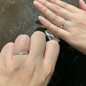 【TANZO.(鍛造指輪)の口コミ】 他のブランドの指輪と違い、しっかりとした重さを感じる指輪でした。
やは…
