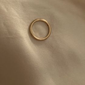 【Galopine & Galopin(ガロピーネガロパン)の口コミ】 シンプルなゴールドのリングを探していたので、まずはデザインで気に入っ…