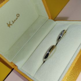 【ケイウノ ブライダル(K.UNO BRIDAL)の口コミ】 指輪裏の刻印をデザイナーさんやプロデューサーさんの素敵な意見を聞きな…