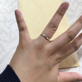 【ウィスプ(WISP)の口コミ】 正直なところ、わたしはもともとプラチナの指輪を考えていました。しかし…