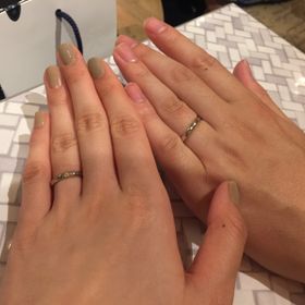 【ROYAL ASSCHER(ロイヤル・アッシャー)の口コミ】 どのような場面でも着用したかったため、小粒のダイヤモンドで主張が激し…