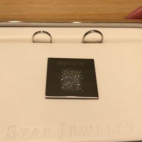【STAR JEWELRY(スタージュエリー)の口コミ】 シンプルなものが良かったので、デザインも価格も他店とはほぼ変わらなか…