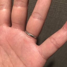 【ウィスプ(WISP)の口コミ】 素材はプラチナ
螺旋状の彫刻が施されており指を動かす度にキラキラ光って…
