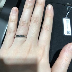 【ヴァン クリーフ＆アーペル(Van Cleef & Arpels)の口コミ】 石なしでシンプルかつ人とすこしデザイン性や変わっている指輪をさがして…