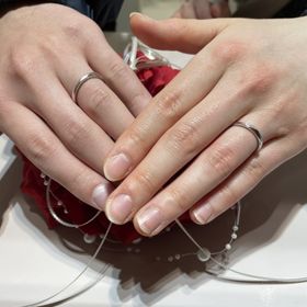 【TRECENTI(トレセンテ)の口コミ】 デザインが、好みのものがあったことが1番の決め手です！
私たちは、シン…