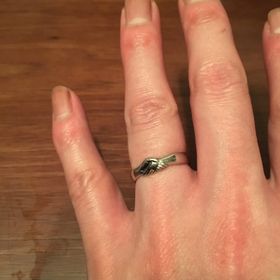 【JEWELRY  KAMATA(ジュエリーかまた)の口コミ】 デザインしてくれた担当の方が凄く良い人で
一緒に凄く考えてくれます！ …