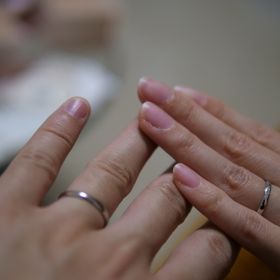 【アイプリモ(I-PRIMO)の口コミ】 つけ心地で選びました。2人ともあまりゴツゴツしたものではなくシンプルな…