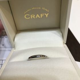【CRAFY(クラフィ)の口コミ】 前回製作した時もプラチナで、内側に刻印と自分の誕生石を入れて貰いまし…