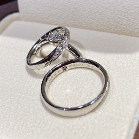 【TANZO.(鍛造指輪)の口コミ】 婚約指輪はできるだけシンプルなデザインで、ダイヤが映えるようにしたい…