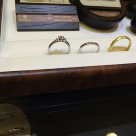 【COLANY(コラニー)の口コミ】 すっと指に馴染む指輪です。いろんなデザインがたくさんあり、とっても悩…