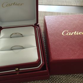 【カルティエ(Cartier)の口コミ】 30代半ばなので、あまりごちゃごちゃしたデザインは考えていませんでした…