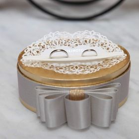 【MIKIMOTO(ミキモト)の口コミ】 こちらの結婚指輪は、サイズが異なるだけで夫婦まったく同じデザインです…