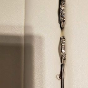 【MIKIMOTO(ミキモト)の口コミ】 ダイヤモンドが7粒ついています。ダイヤモンドはやや小さめですが、輝きは…