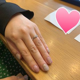 【Flowaves(フロウェーブス)の口コミ】 担当の方におすすめのデザインとして持ってきてもらった指輪がこちらのブ…