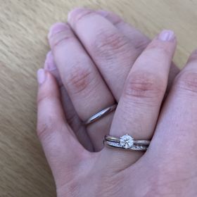 【銀座ダイヤモンドシライシの口コミ】 指輪のデザインがたくさんあって、選ぶのが楽しかったです。付け方によっ…