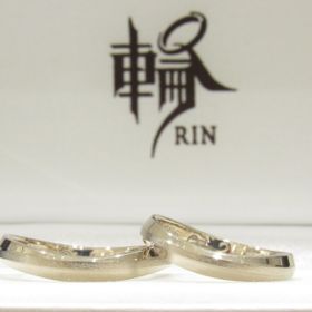 【輪-RIN-の口コミ】 指輪のデザインと色味にとても惹かれました。
デザインがとてもおしゃれで…