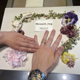 【BRIDGE(ブリッジ)の口コミ】 何件かお店を回り、店員さんにご紹介して頂いた指輪です。手の小さな私は…