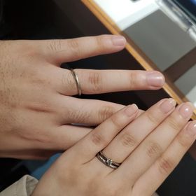 【銀座ダイヤモンドシライシの口コミ】 担当スタッフ様が私達に似合うだろうとオススメの指輪を試着させていただ…