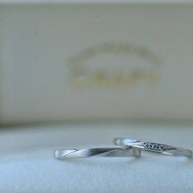 【CRAFY(クラフィ)の口コミ】 形や加工など自分たちの個性を出すことができるところが決め手です。他の…