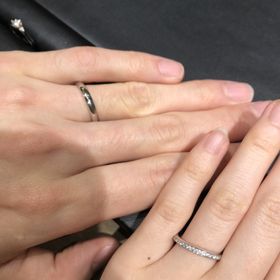 【ラザール ダイヤモンド(LAZARE DIAMOND)の口コミ】 豪華さと使い勝手のバランスを考え、ダイヤ埋め込みのハーフエタニティを…