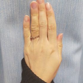 【ケイウノ ブライダル(K.UNO BRIDAL)の口コミ】 Ｖ字で細いシンプルな指輪が欲しくケイウノでできるだけ細めに、シンプル…