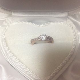 【WATANABE / 卸商社直営　渡辺の口コミ】 他ではこれだけのカラットのダイヤは全然手の届かないお値段でしたが、卸…